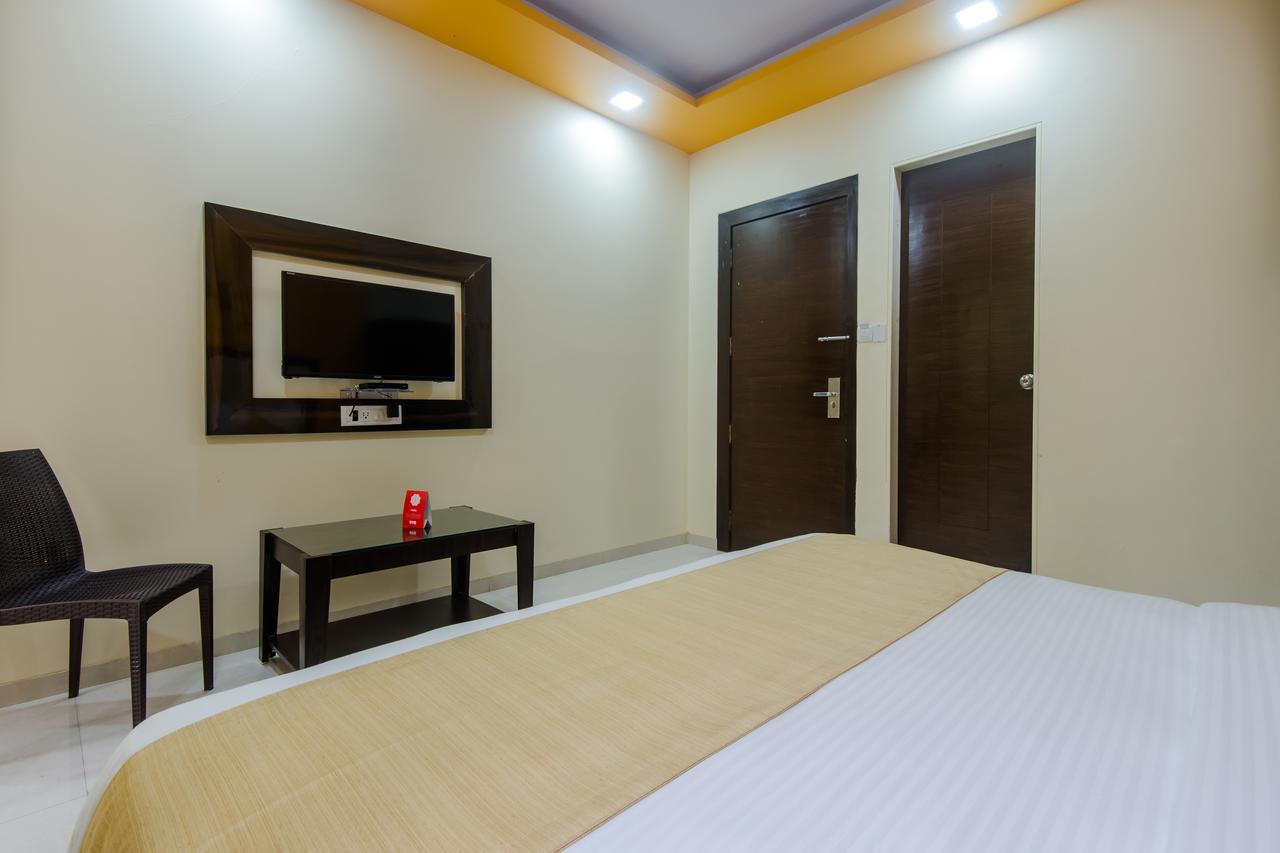Oyo 9326 Om Sai Residency Hotel Мумбай Екстериор снимка