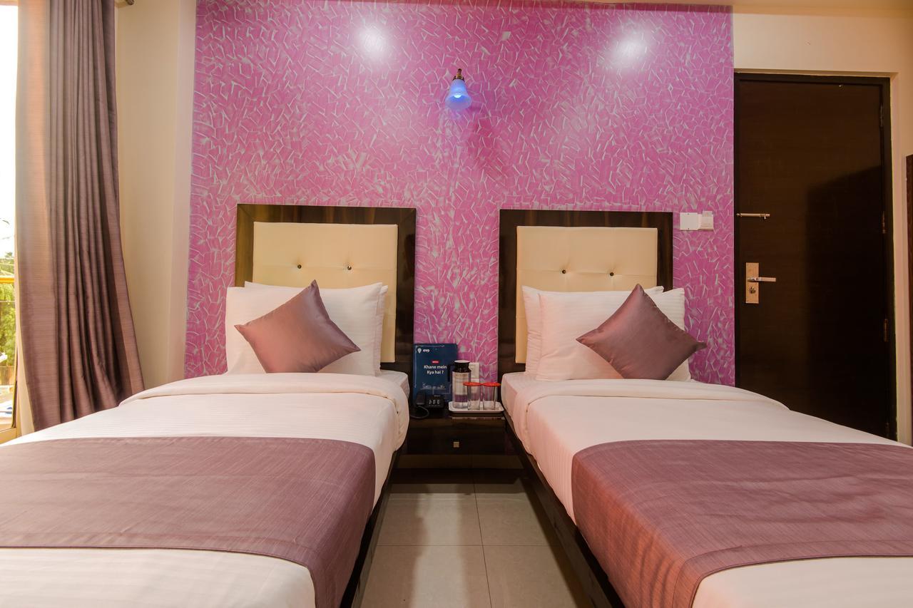 Oyo 9326 Om Sai Residency Hotel Мумбай Екстериор снимка