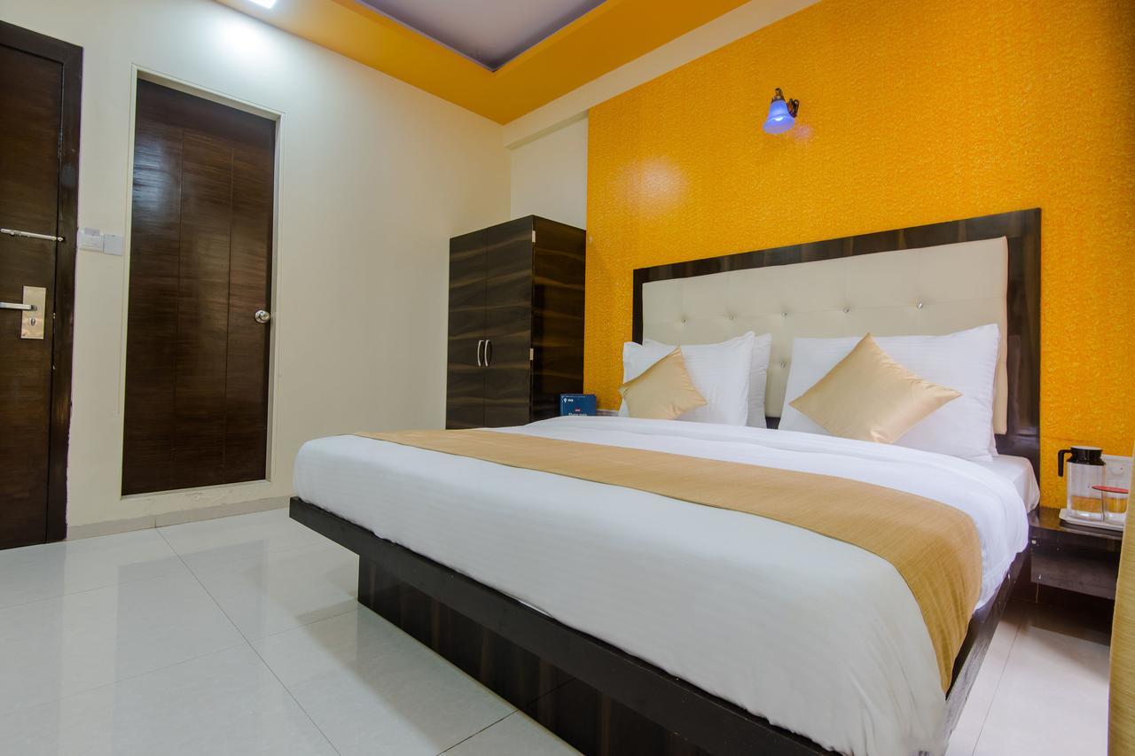 Oyo 9326 Om Sai Residency Hotel Мумбай Екстериор снимка